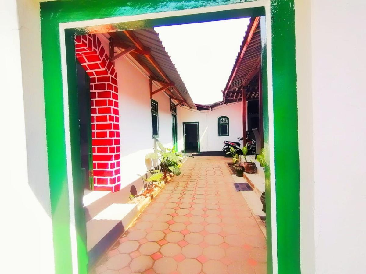 Reddoorz Syariah @ Ndalem Kembang Sore Jogjakarta Buitenkant foto