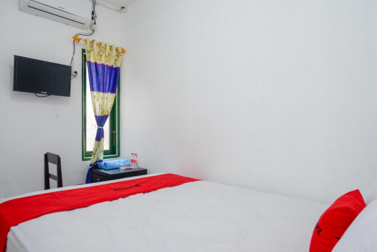 Reddoorz Syariah @ Ndalem Kembang Sore Jogjakarta Buitenkant foto