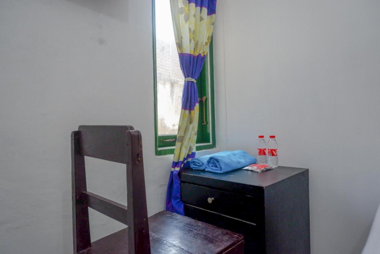 Reddoorz Syariah @ Ndalem Kembang Sore Jogjakarta Buitenkant foto