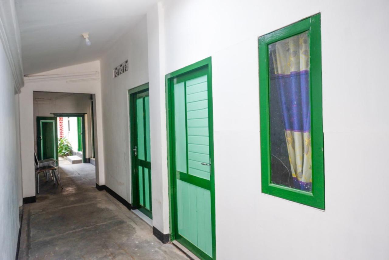 Reddoorz Syariah @ Ndalem Kembang Sore Jogjakarta Buitenkant foto